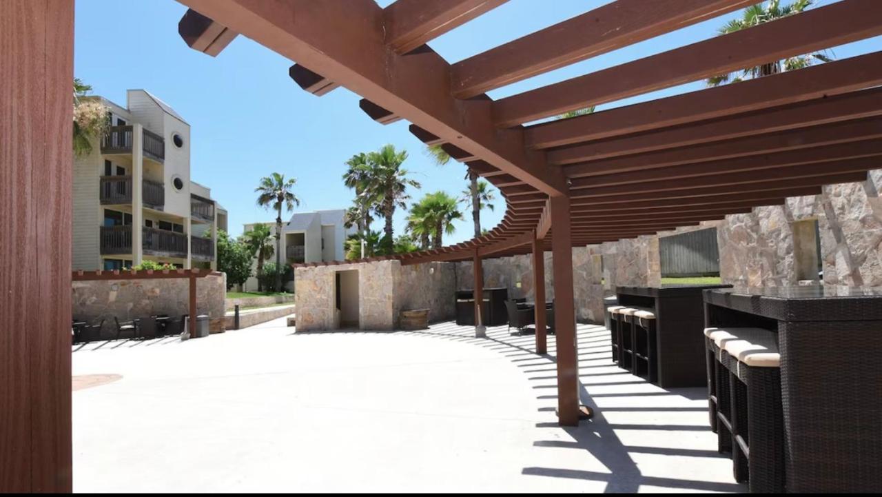 Ocean Breeze Retreat 2Bed 2Bath, Heated Pool! Daire South Padre Island Dış mekan fotoğraf