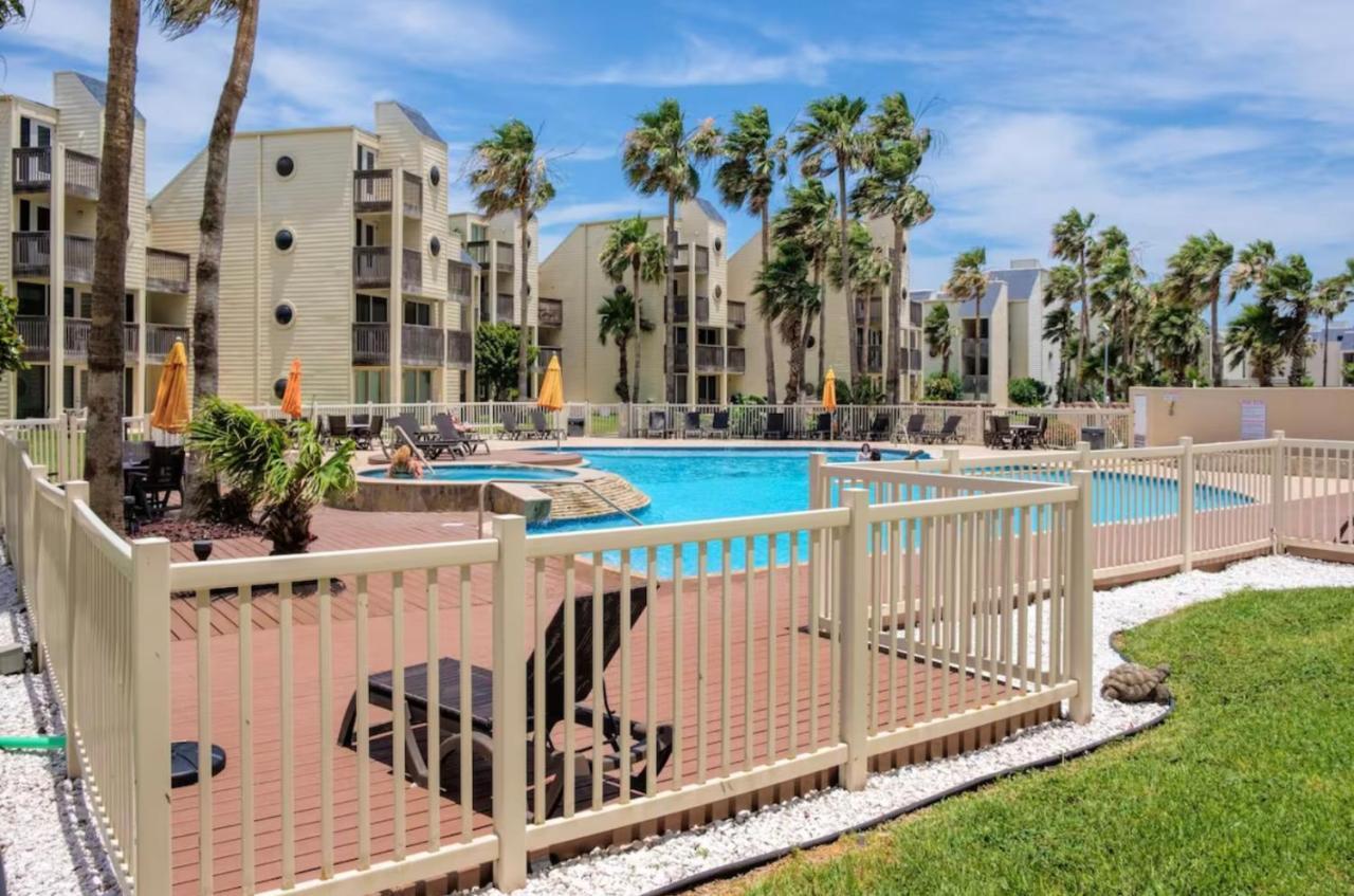 Ocean Breeze Retreat 2Bed 2Bath, Heated Pool! Daire South Padre Island Dış mekan fotoğraf